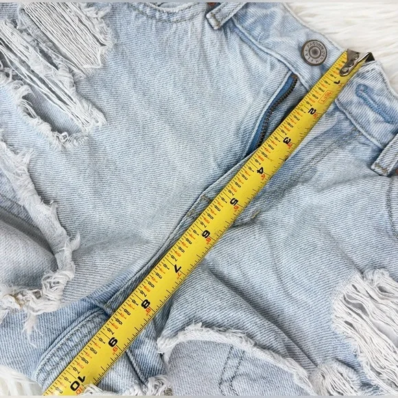 ‼️SALE‼️ PACSUN Women's High Rise Festival Light Denim Ripped Shorts, Size 22 - Picture 3 of 11